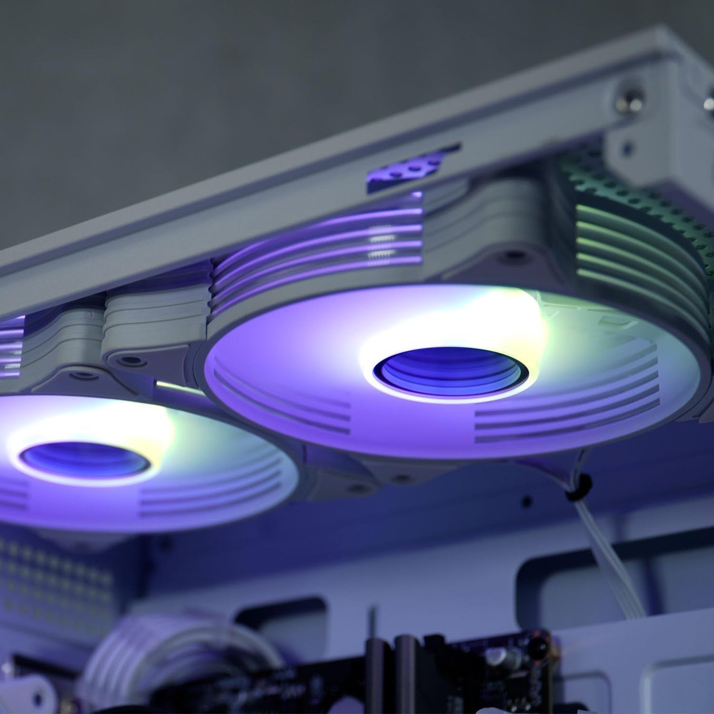 ViprTech Stryker 1.0 Gaming PC - AMD Ryzen 7 (4.1GHz Turbo), RX 580 8GB, 32GB DDR4 3200, 1TB NVMe SSD, 700W PSU, WiFi BT, Win 11 Pro, RGB, Desktop Computer Prebuilt, White